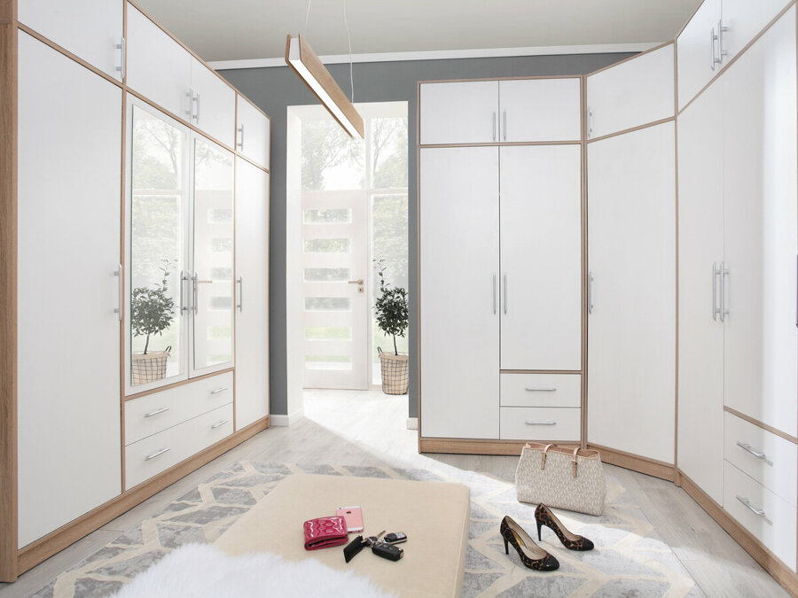 Collezione di mobili Cavmero