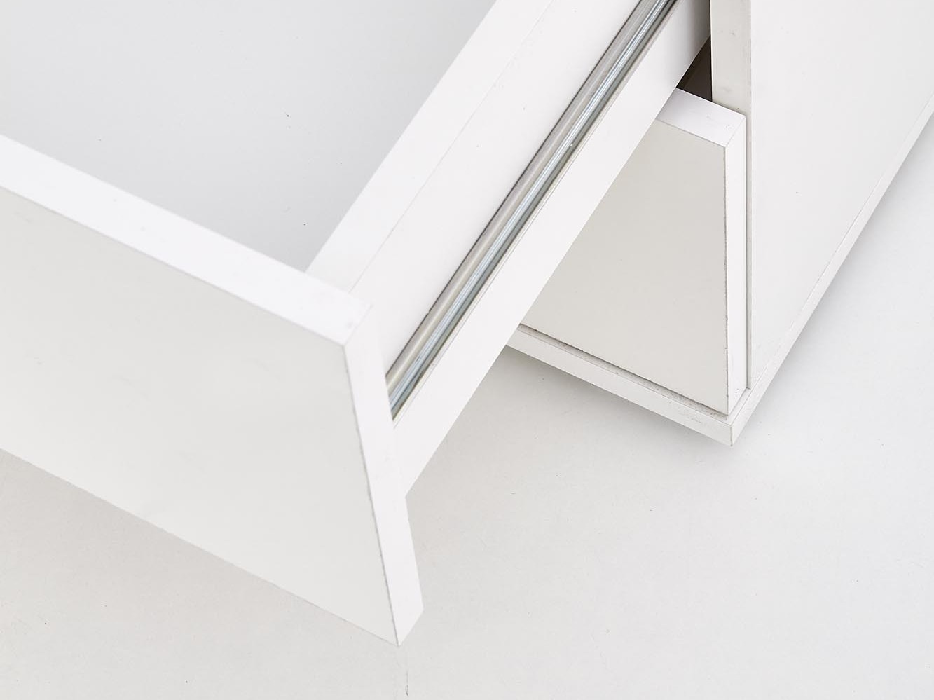 Scaffale Cirveso 116 (Bianco + Bianco lucido)